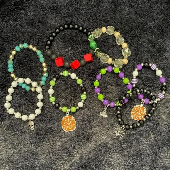 Bear Jewelry Case and Kids Costume Bracelets, 8 - Picture 3 of 3